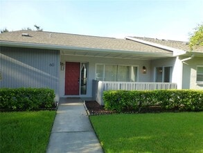 Building Photo - 60 Iris Pl