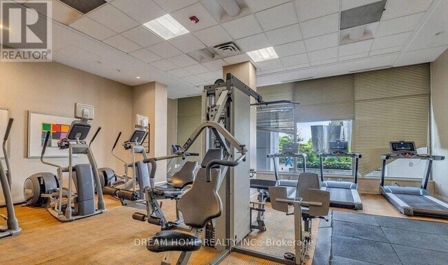 Photo du bâtiment - 5793 Yonge St