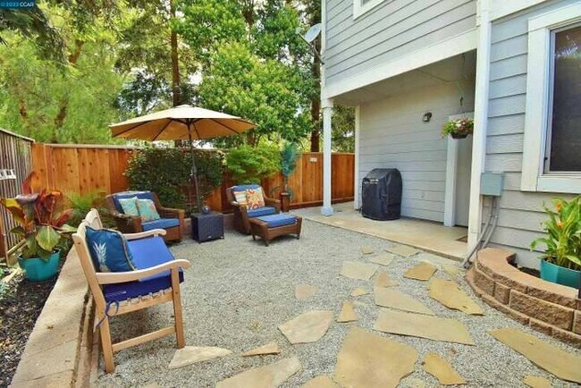 Foto del edificio - 99 Arbor Springs Ln