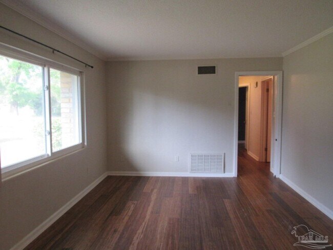 Building Photo - 4 Teakwood Cir