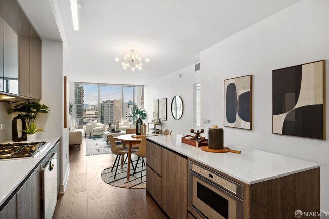 Building Photo - 338 Main St