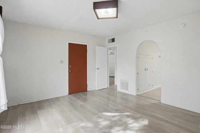 Foto del edificio - 1419 E Linden St