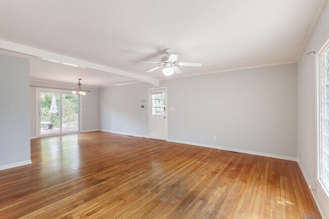 Foto del edificio - 3BR/2.5BA in Ideal Smyrna Location w/ Deck...