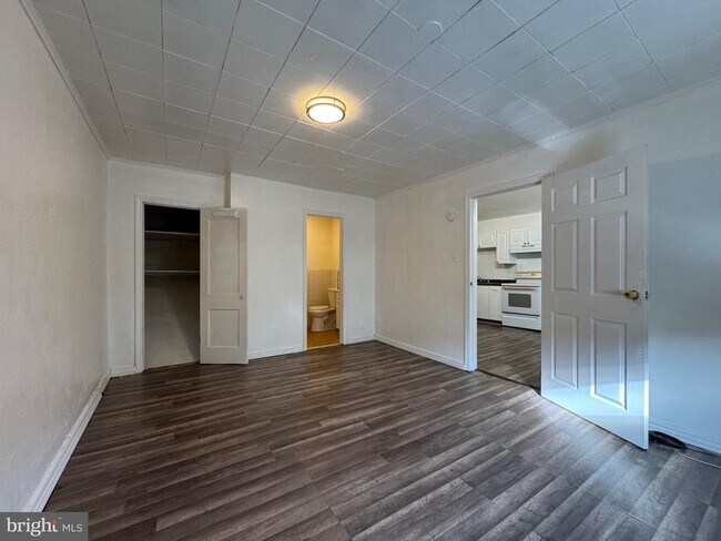 Foto del edificio - 222 Long Ln