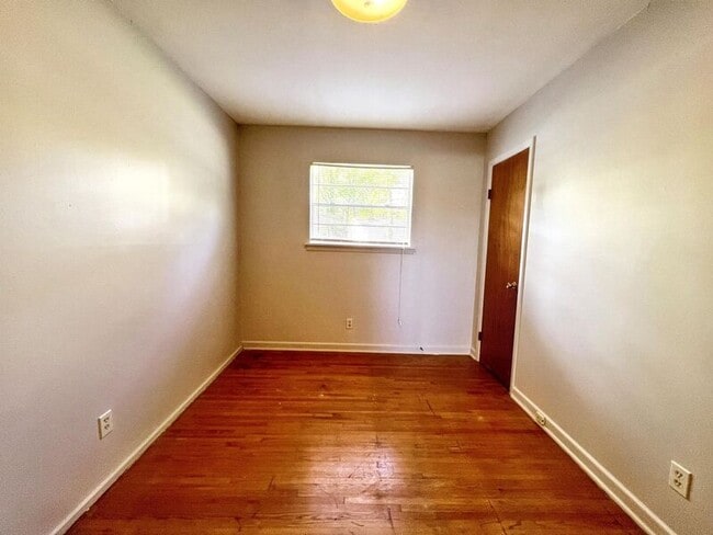 Building Photo - 2 Acorn Pl