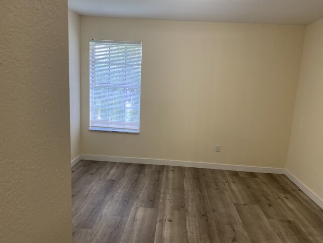 Master Bedroom - Lake View Villas