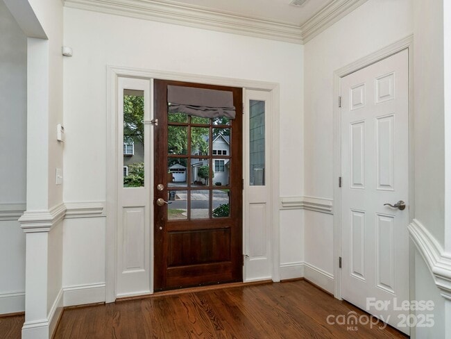 Building Photo - 2416 Chesterfield Ave