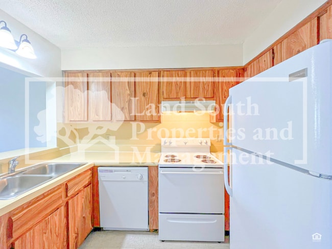 Building Photo - 2819 Balfour Ave