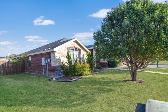 Foto del edificio - 401 Belo Dr