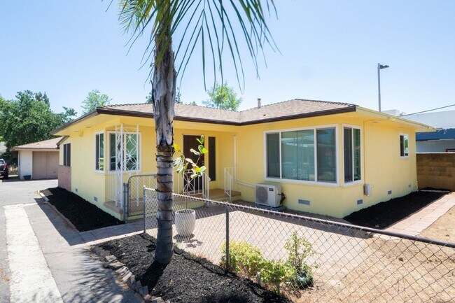 Building Photo - 3BR/2BA - Single Family Home in El Cajon!