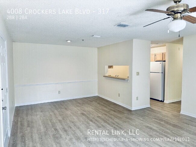 Foto del edificio - 4008 Crockers Lake Blvd