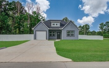 Building Photo - 984 County Rd 340