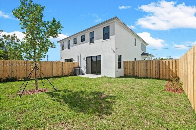Foto del edificio - 22021 SW 114th Ave