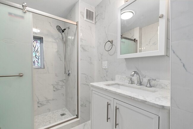 Foto del edificio - 26 Branch St