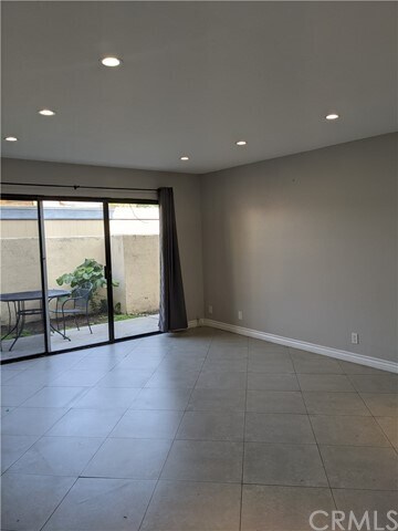 Foto del edificio - 1381 S Walnut St