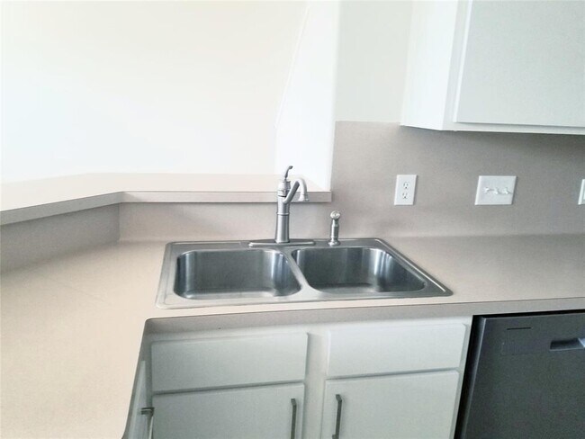 Foto del edificio - 16534 Beckland Ln
