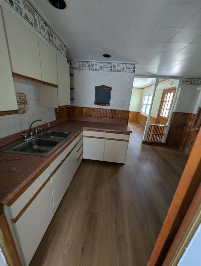Building Photo - 2 bedroom 1 bath in Cheektowaga :