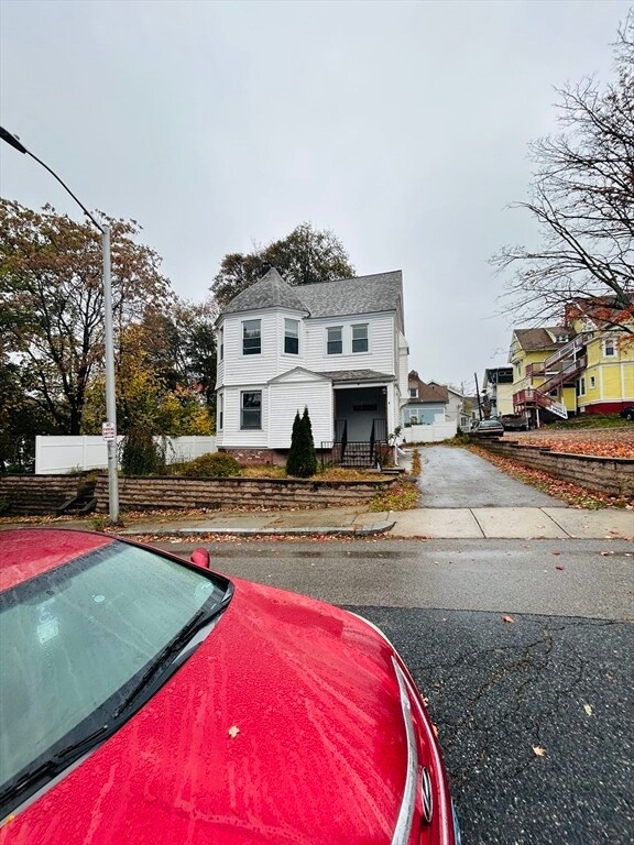 Primary Photo - 2 Grout Ct