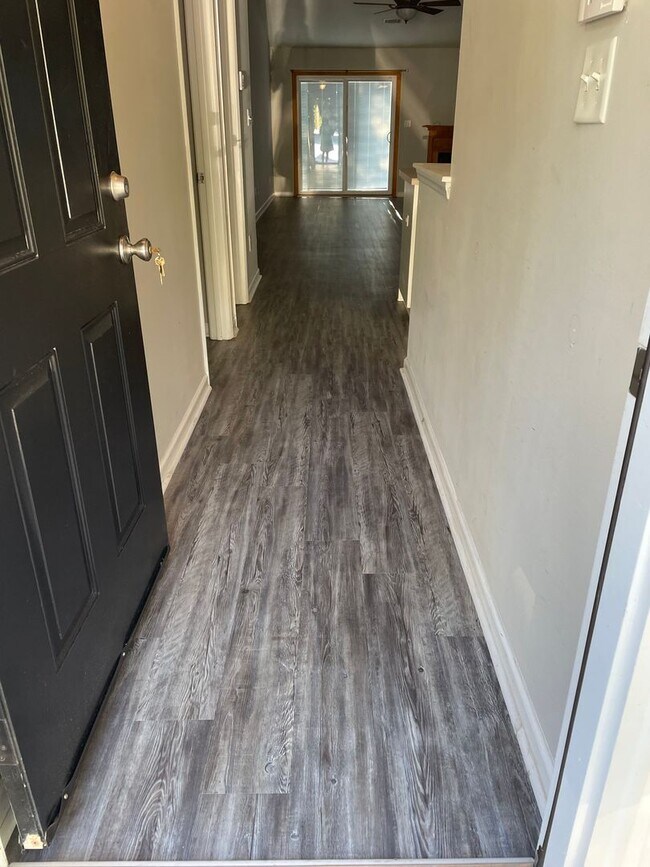 Foto del edificio - LOCATION - Close to everything Augusta. Updated townhome in West Wheeler Townhomes move in ready