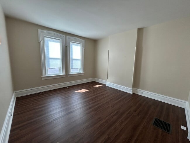 Building Photo - 1001 Kentucky St