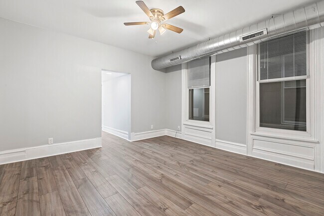 Foto del edificio - 1131 N State St