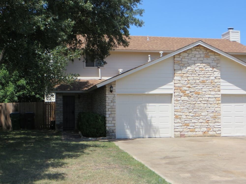 Primary Photo - Round Rock Duplex with Large Yard