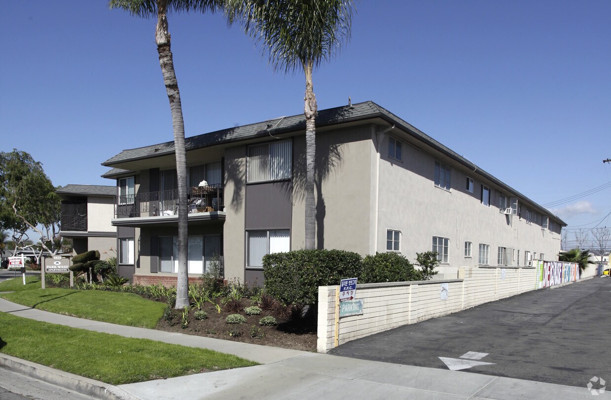 Foto del edificio - Park West Apartments