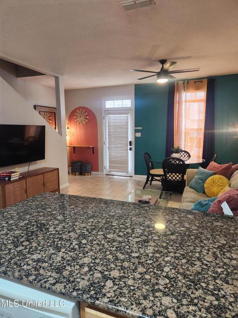 Foto del edificio - 1120 Century Oaks Dr