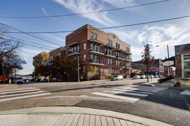 Building Photo - 65 E Pontotoc Ave
