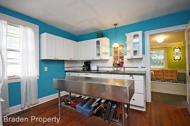 Building Photo - 932 5th St SW