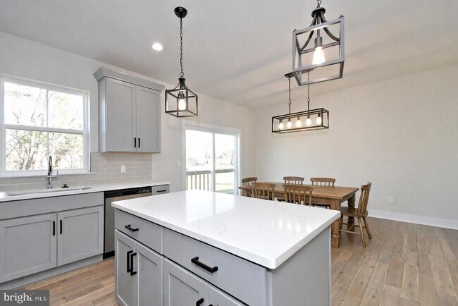 Foto del edificio - 51 E Clymer Ave