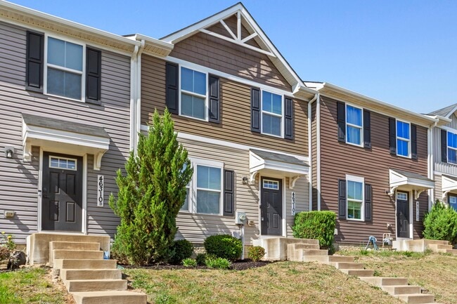 Building Photo - 46310 Creeping Primrose Ln