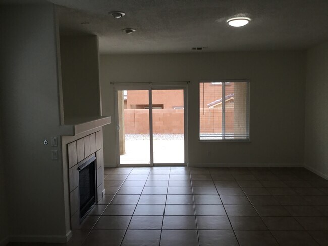 Building Photo - 4007 Piedras Pase Road NE