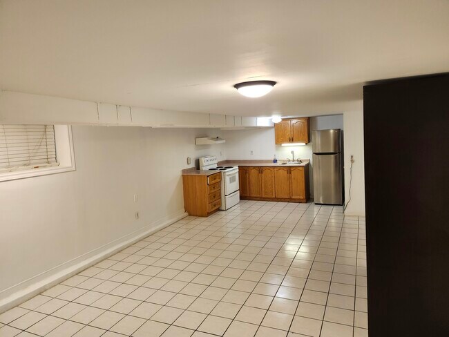 Building Photo - 701 Manning Av