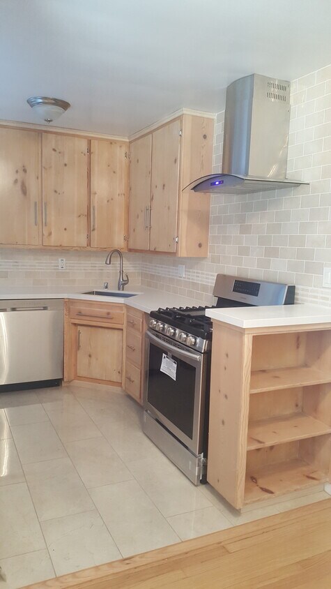Foto principal - 1146 N Fuller Ave