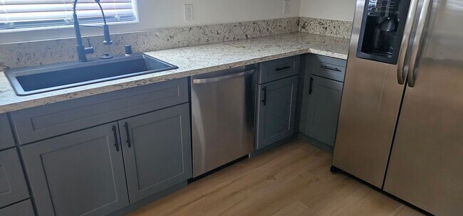Foto del edificio - Three Bedroom One Story Home for Rent