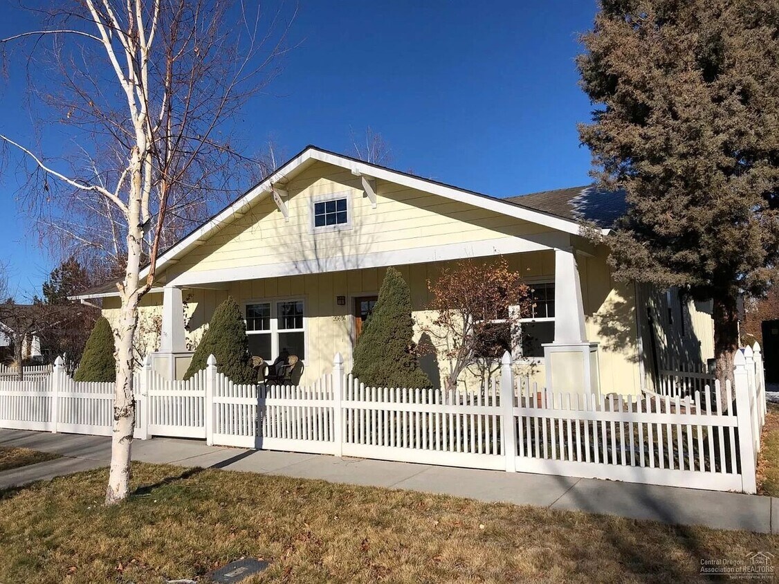 Primary Photo - Beautiful Updated Home