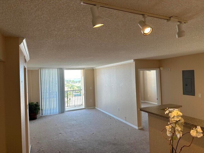 Building Photo - 1801 N Flagler Dr