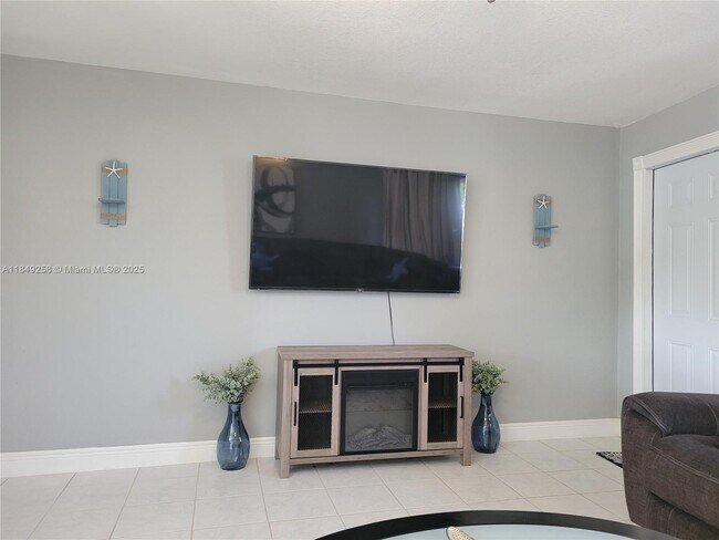 Foto del edificio - 2560 NE 8th Terrace