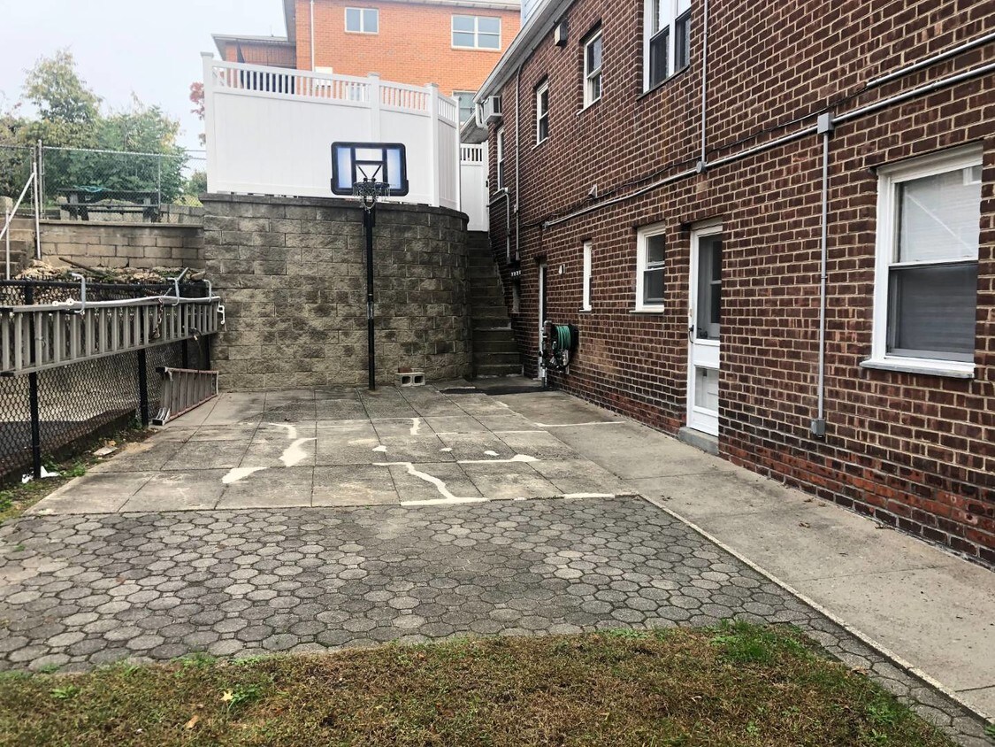 105 Wakefield Ave, Yonkers, NY 10704 Apartment for Rent in Yonkers