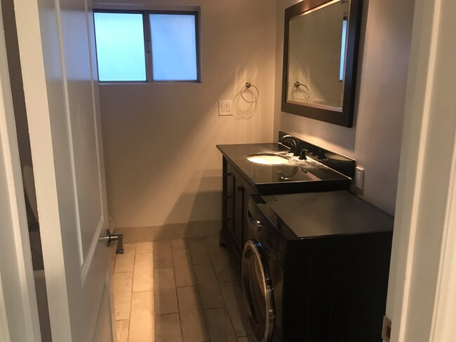 Foto del edificio - 1126 N Central Ave