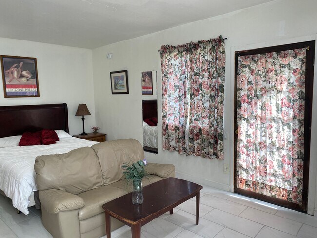 Foto del edificio - 15340 Hart St