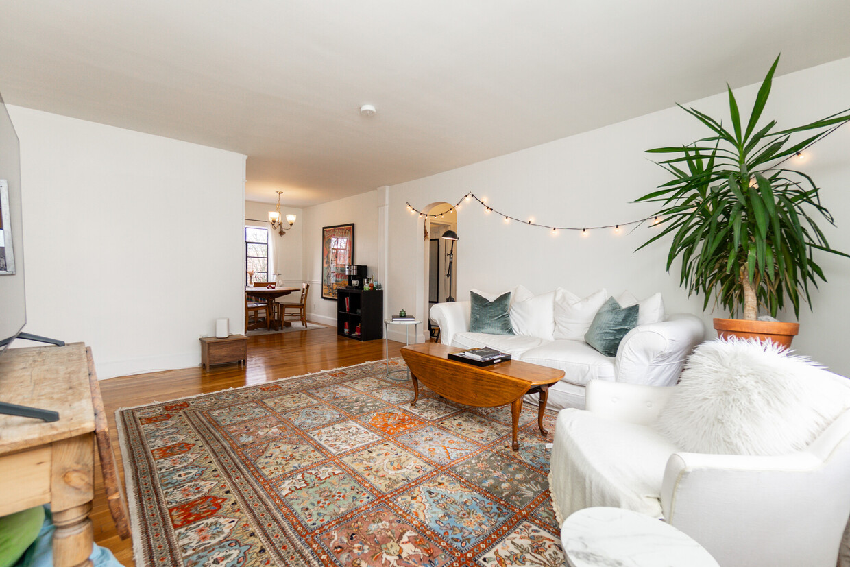 Primary Photo - 40 Stetson St
