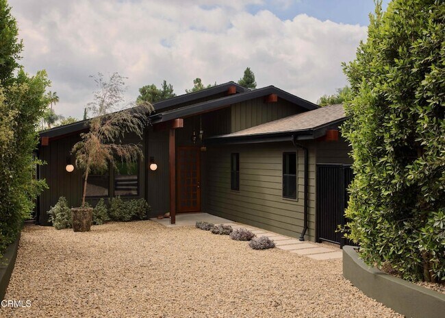 Foto del edificio - 12406 La Maida St