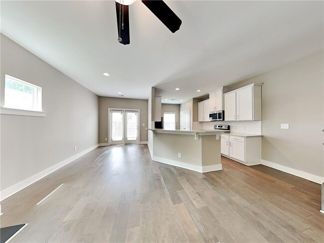 Building Photo - 6423 Shalks Xing Dr