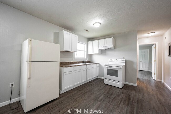 Foto del edificio - Cozy 2 Bed Apartment in Indianapolis with ...