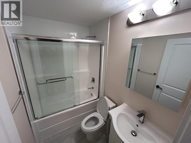 Photo du bâtiment - 191 E 11th Ave