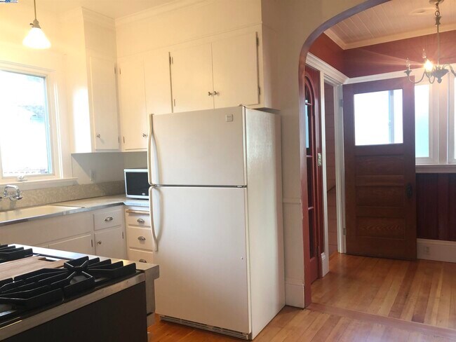 Foto del edificio - 466 Ruthven Ave