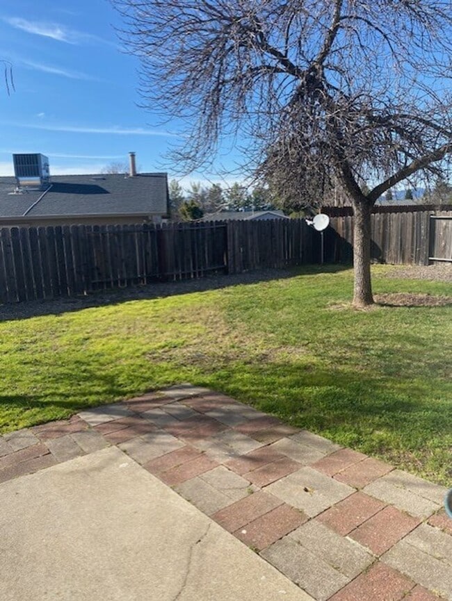 Building Photo - Nice Home in Quail Ridge!