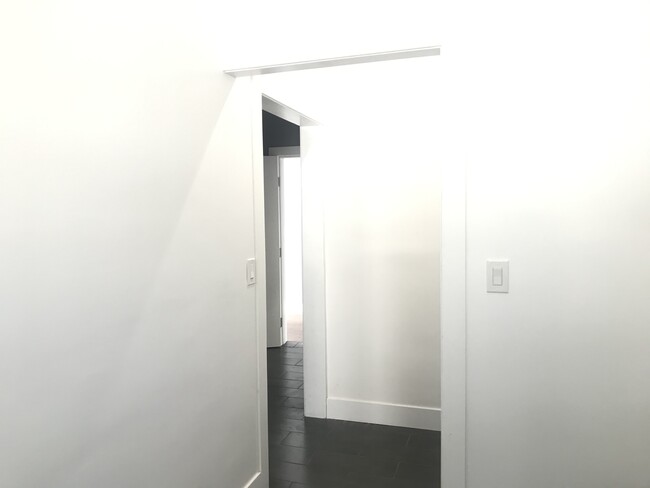 Foto del edificio - 1303 S Vermont Ave